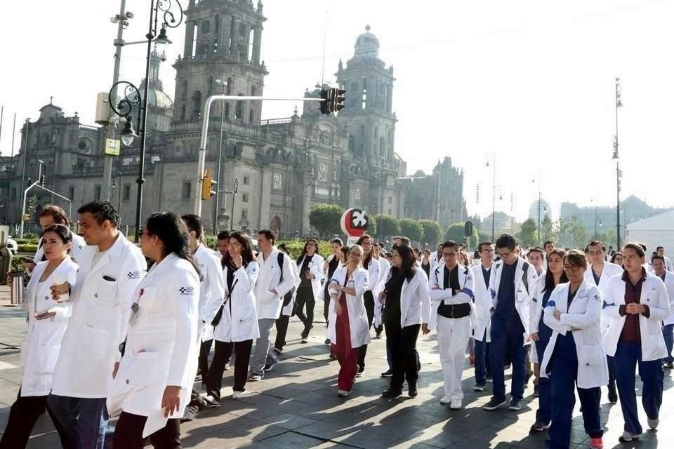 Pese a que Secretaría de Salud de Edomex aseguró que cubrirá demandas, trabajadores rechazaron acuerdos y ratificaron manifestaciones.