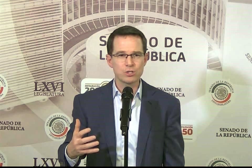 El senador Anaya en conferencia de prensa.