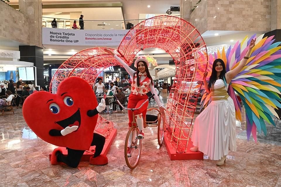 Centro Santa Fe celebró el Día del Amor y la Amistad