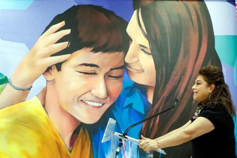 Clara Brugada durante la inauguración del centro de emociones en Tlalpan.