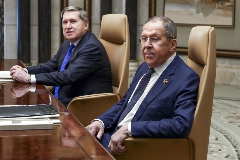 Además de Lavrov, por la parte rusa, participaron altos funcionarios de política, inteligencia y economía, como Yuri Ushakov, asesor de Asuntos Exteriores del Kremlin (izquierda).