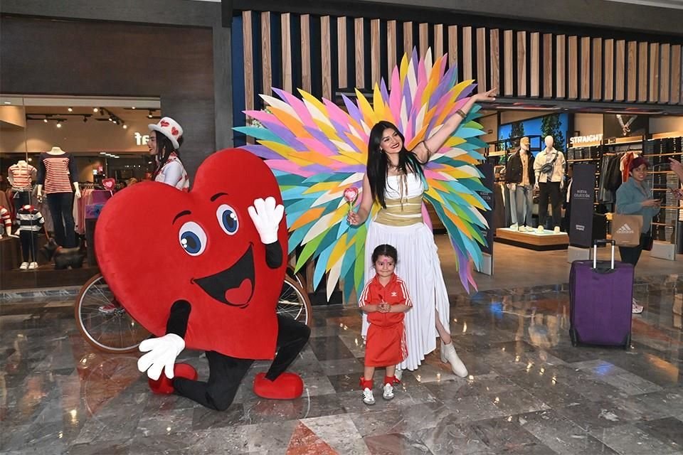 Centro Santa Fe celebró el Día del Amor y la Amistad