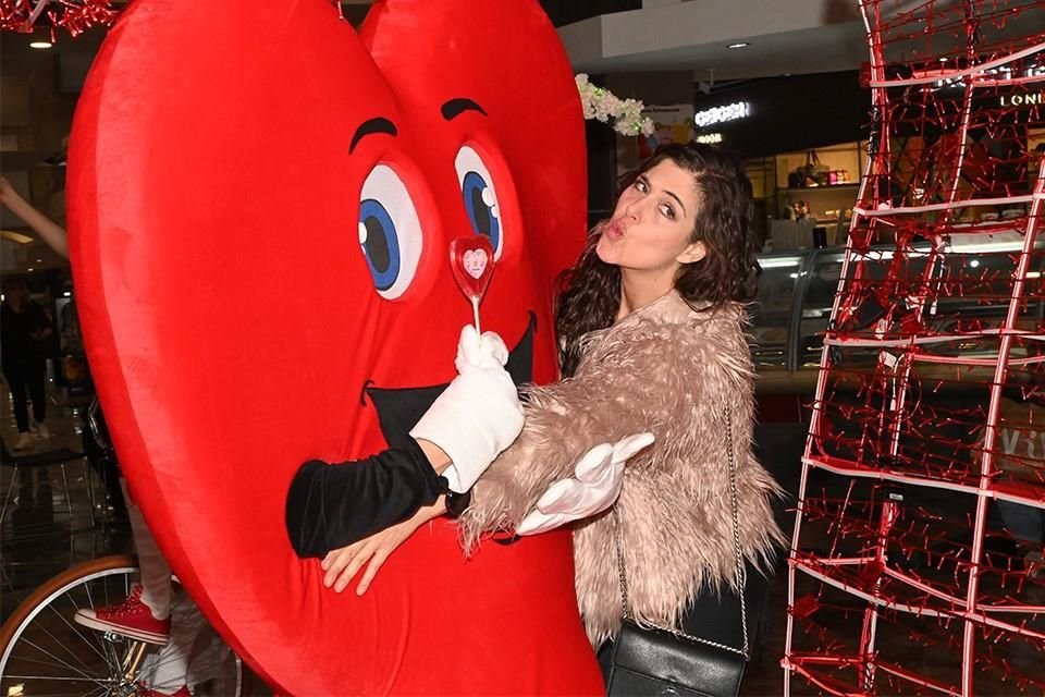 Centro Santa Fe celebró el Día del Amor y la Amistad