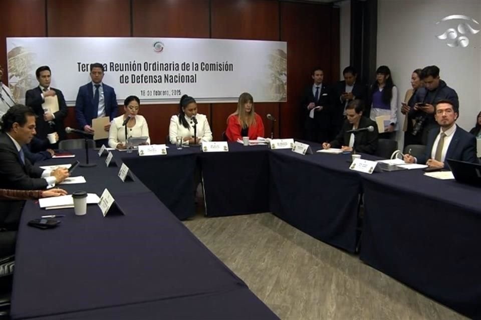 Reunión de la Comisión de Defensa en el Senado de la República.