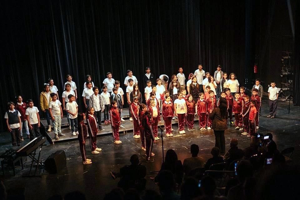 El coro de selección de la PBA, llamado 'Estorninos', se presentará en mayo en el Carnegie Hall, en NY, acompañando al director y compositor Julio Morales en el estreno de su réquiem 'Xantolo'.