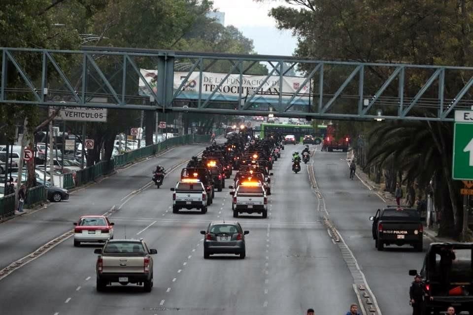 Elementos de la Marina y la Guardia Nacional también acompañaron a policías.