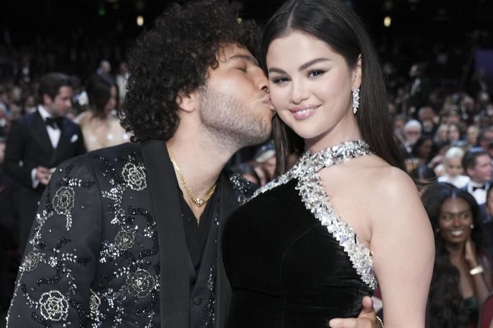 Selena Gomez y su prometido, Benny Blanco, compraron una mansión en Beverly Hills, ¡por 35 millones de dólares!