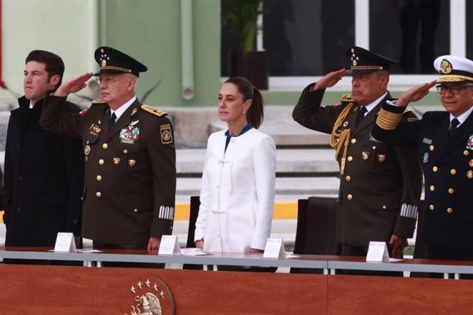 Claudia Sheinbaum durante la ceremonia de 112 Aniversario del día Ejército Mexicano.