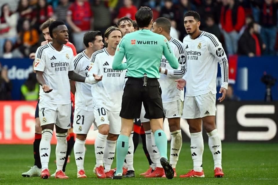 José Luis Munuera Montero tuvo una polémica actuación en el Osasuna vs Real Madrid.