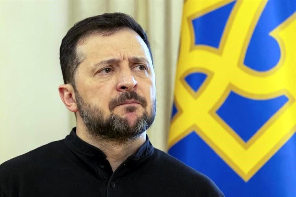 El Presidente ucraniano, Volodymyr Zelensky, recibe al enviado de EU tras el choque que tuvo con Donald Trump, quien lo acusó de dictador.