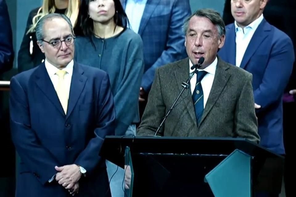 Emilio Azcárraga Jean, presidente del Consejo de Ollamani, sostuvo que en total invertirá mil 38 millones de pesos en la remodelación del Estadio Azteca.