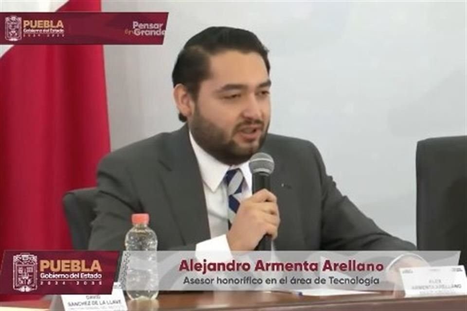 El hijo del Gobernador morenista de Puebla en una conferencia oficial en la anunció que impulsarán el proyecto de semiconductores de la Presidenta Sheinbaum.