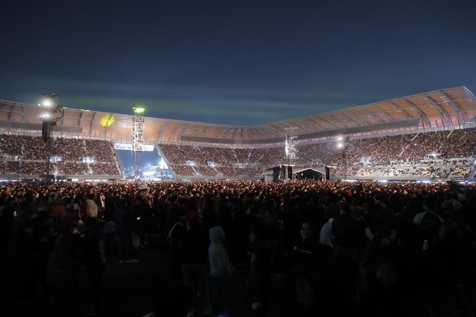 El público, feliz, no paró de cantar 'Ride', 'Car Radio' o 'Heavydirtysoul'.