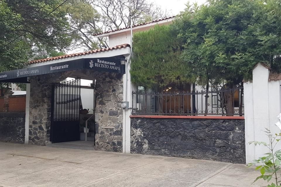 El restaurante ubicado en la Calle Centenario 66 fue clausurado el 7 de febrero y siguió operando. 