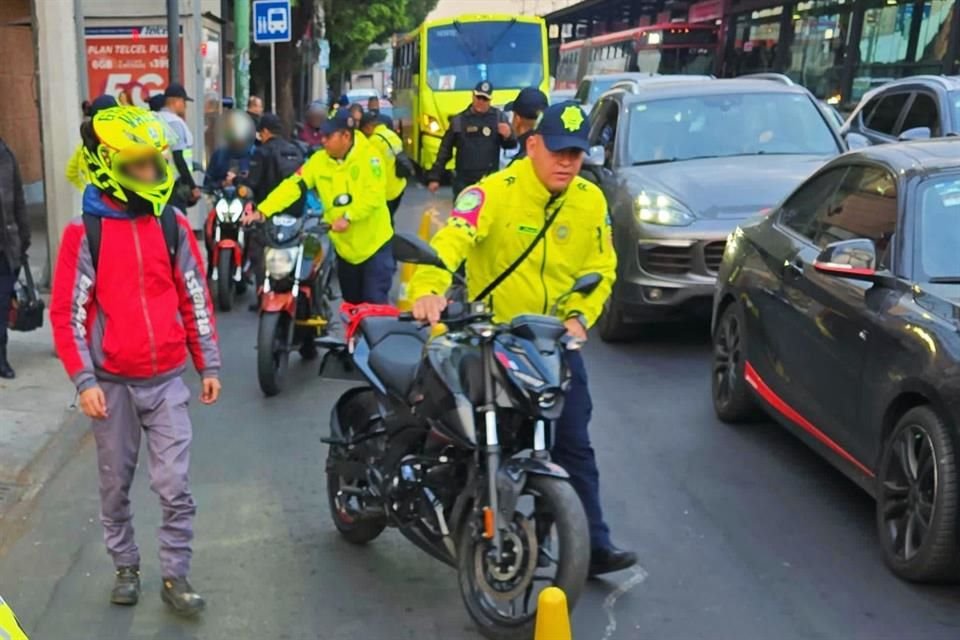 Los uniformados infraccionaron a 30 conductores por no respetar el Reglamento de Tránsito y efectuaron 33 amonestaciones verbales.