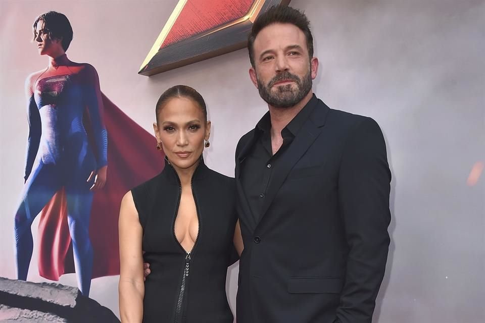 Jennifer Lopez y Ben Affleck finalizaron oficialmente su divorcio tras dos años de matrimonio.