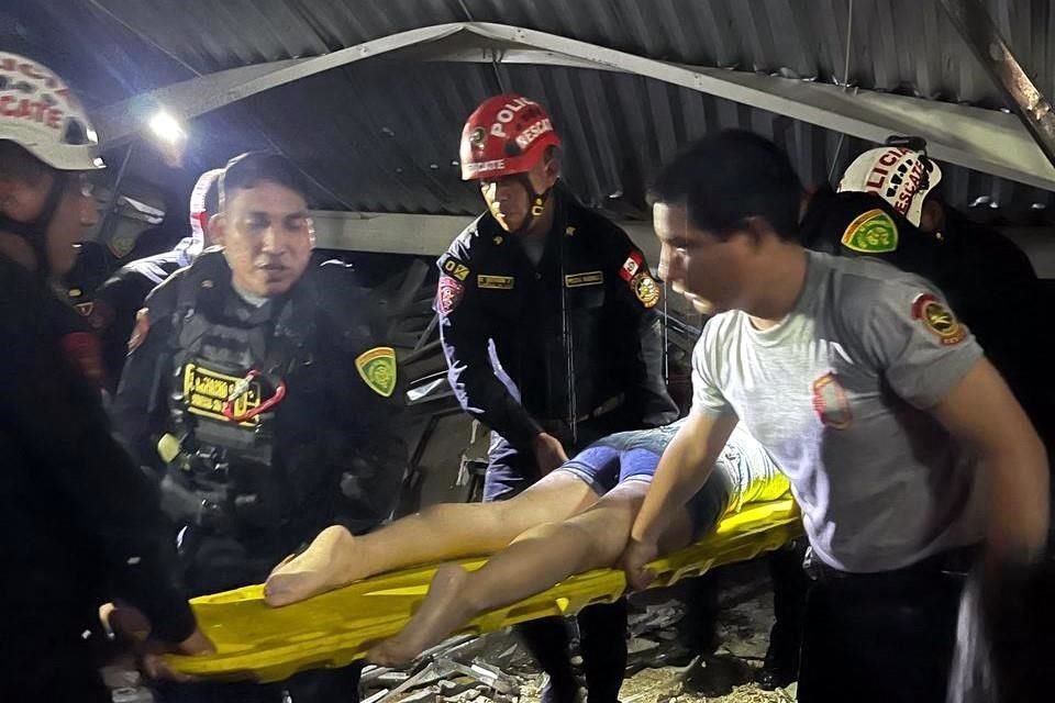 El número de fallecidos aumentó a seis como consecuencia del desplome de un techo del patio de comidas en un centro comercial en Perú.