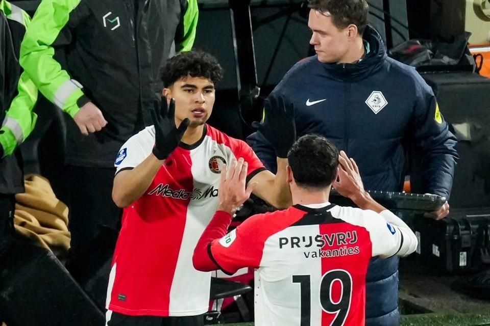 Con apenas 18 años, Stephano Carrillo hizo su debut con el Feyenoord, en la victoria 2-1 de último minuto sobre el Almere en Eredivisie.