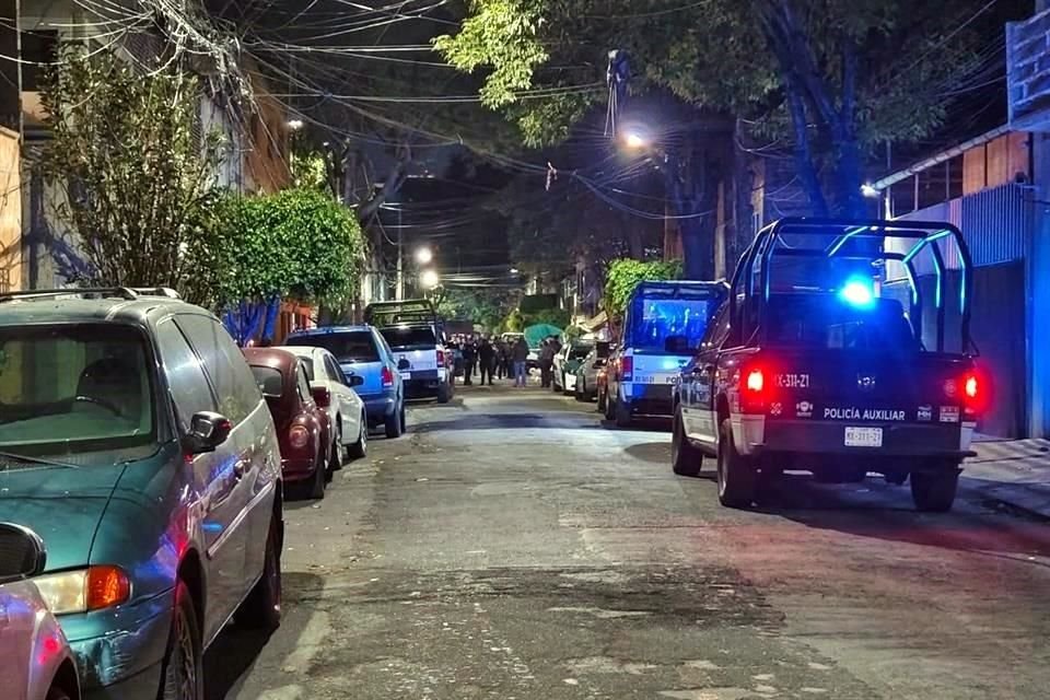 El primer homicidio se registró en la Colonia Peralitos; la víctima fue atacada por varios sujetos alrededor las 23:00 horas del sábado.