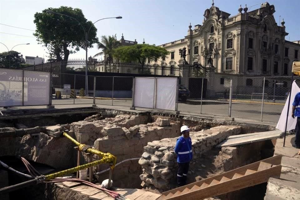 El hallazgo del puente colonial se realizó cerca de importantes edificios de Gobierno y religiosos del centro histórico de Lima.