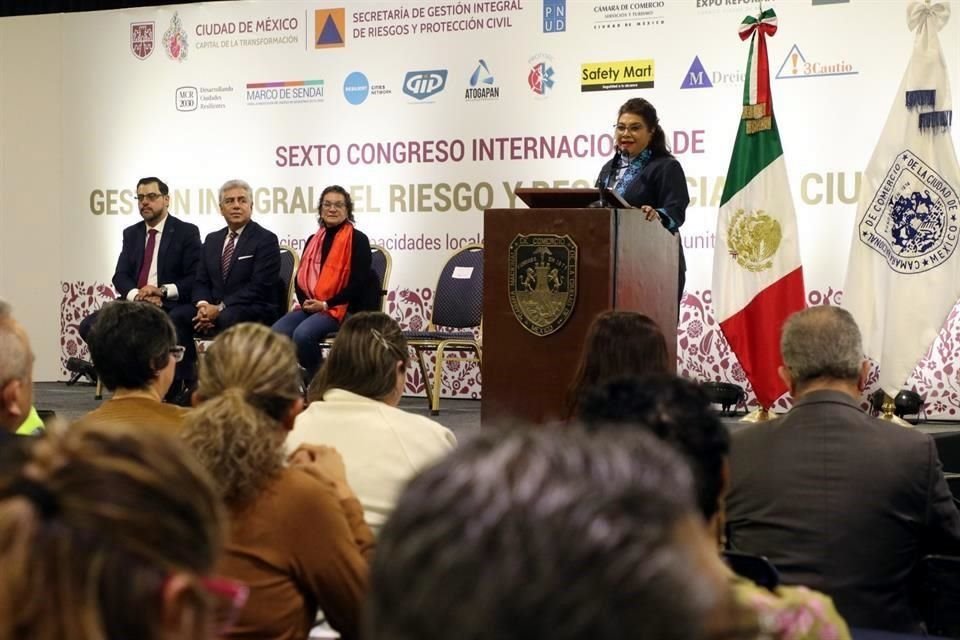 En la inauguración del Congreso estuvieron presentes Clara Brugada, Jefa de Gobierno y Myriam Urzúa.