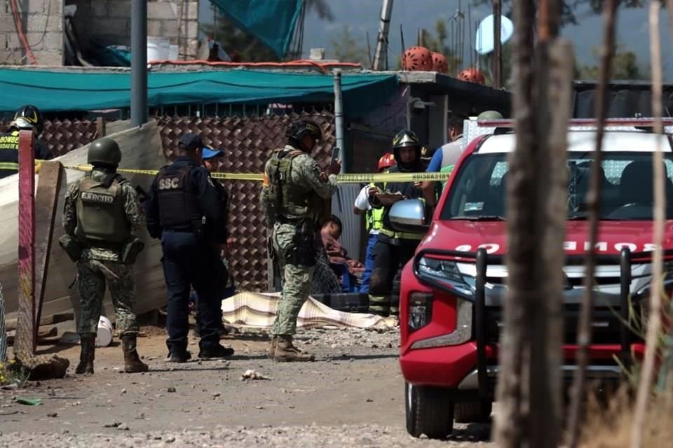 El inmueble estuvo bajo resguardo policial mientras se llevan a cabo los peritajes y el levantamiento de los cuerpos.