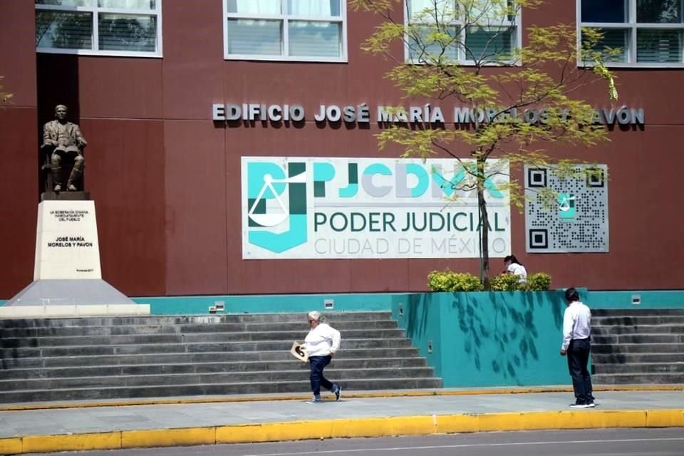 La madre acusó que el Poder Judicial capitalino ha rechazado en dos ocasiones notificar al Congreso de la Unión, subrayó la madre. 