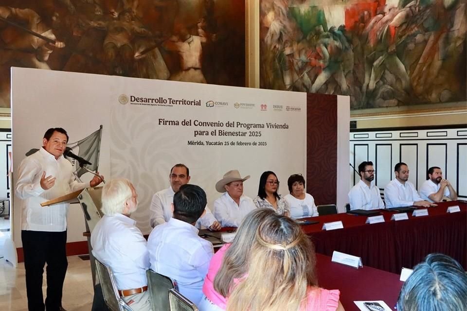 Firman convenio para garantizar viviendas dignas en Yucatán