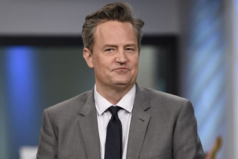 El actor Matthew Perry recibió 27 dosis de ketamina en sus últimos días, según un nuevo documental que revela detalles sobre su muerte.