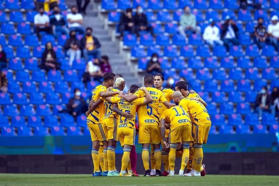 Herrera saldrá con Jesús Garza, Carlos Salcedo, Diego Reyes, Hugo Ayala y Javier Aquino en la parte aja.