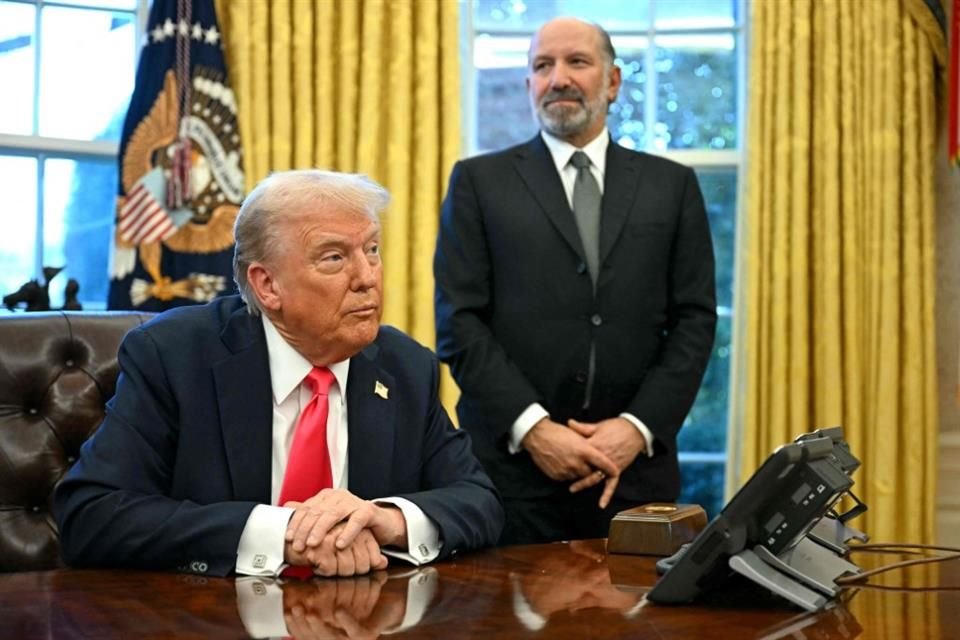 El Presidente Donald Trump y su Secretario de Comercio, Howard Lutnick