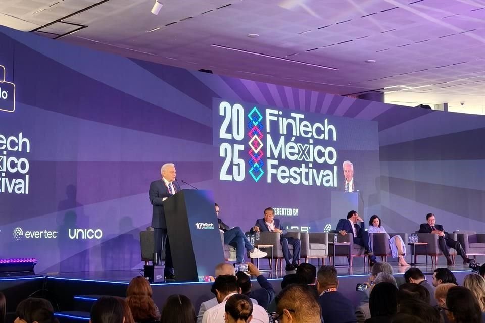 Jesús de la Fuente Rodríguez, presidente de la CNBV, en la inauguración del FinTech México Festival 2025.