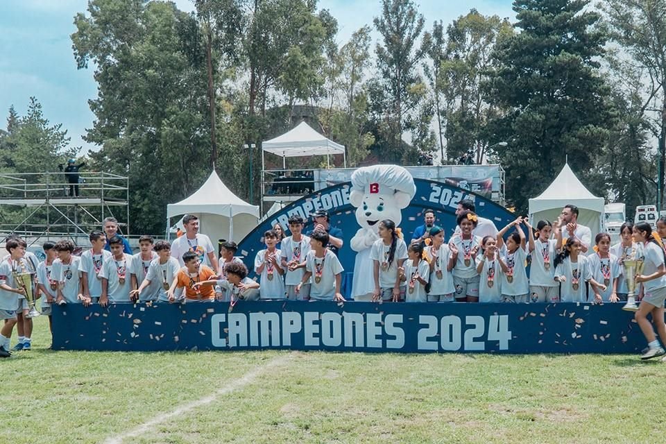 Inscríbete y juega con los mejores en Futbolito Bimbo 2025