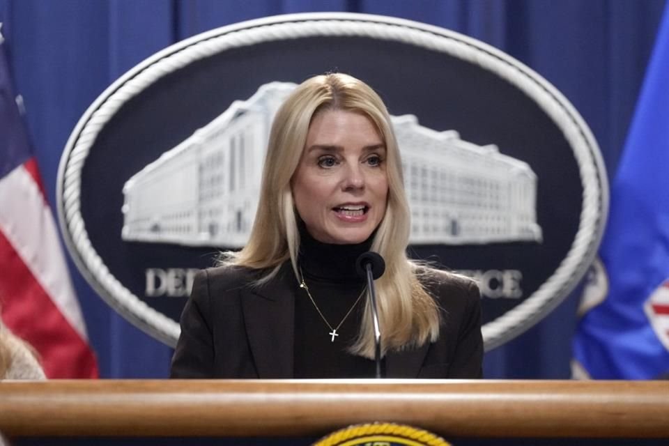 La Fiscal General Pam Bondi durante una conferencia de prensa en Washington, el 12 de febrero del 2025.