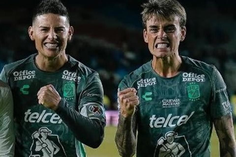 James Rodríguez y Nicolás Fonseca durante un partido del León.