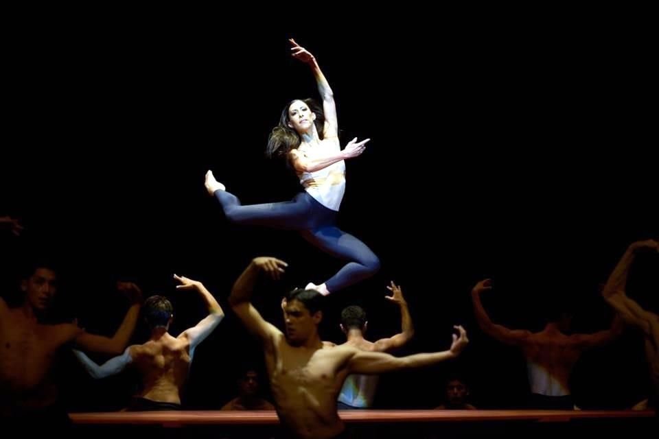 Elisa Carrillo formó parte del Ballet de Stuttgart entre 1999 y 2007. En la imagen, la bailarina durante una presentación de la coreografía 'Bolero', con música de Maurice Ravel.