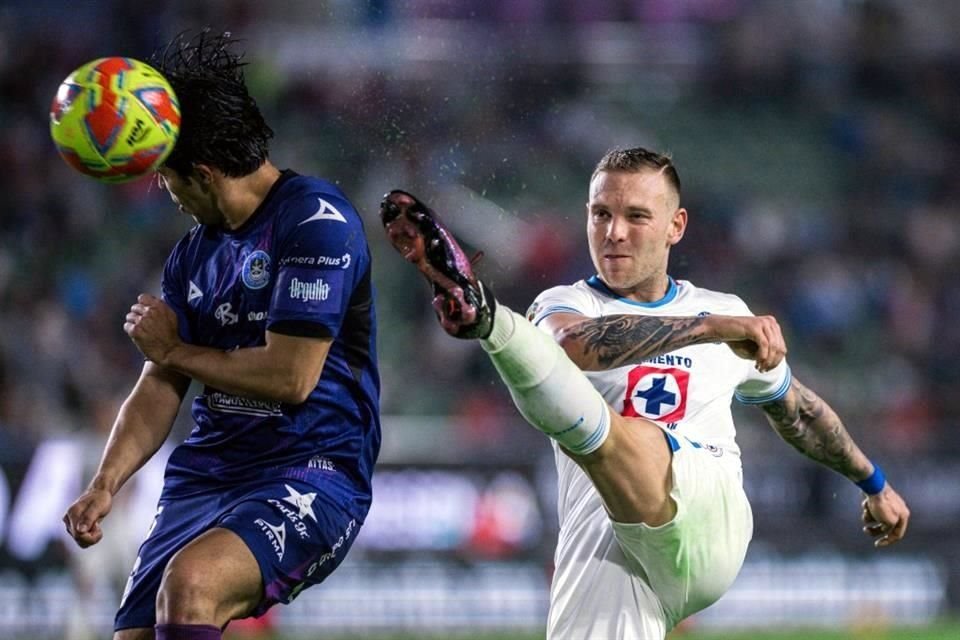 Cruz Azul no reflejó su superioridad en Mazatlán y terminó llevándose un gris empate.