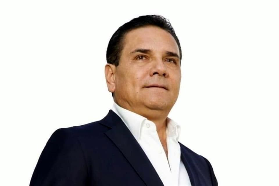 FGR rechazó la supuesta detención de Silvano Aureoles, ex Gobernador de Michoacán, quien tiene orden de aprehensión por presunto peculado.