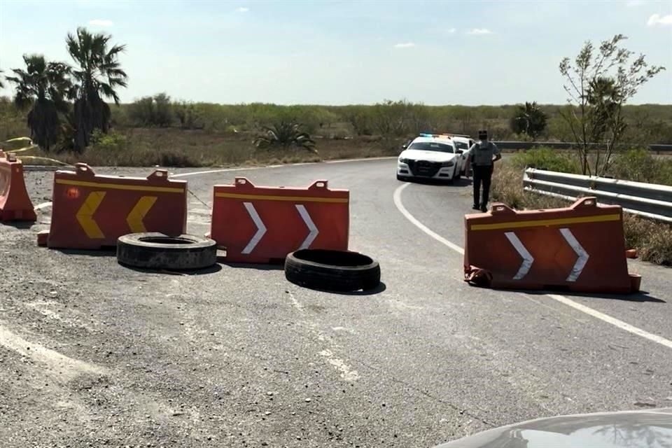 El bloqueo a este acceso es parte del operativo de revisiones a todos los vehículos ordenadas por el acuerdo binacional México-Estados Unidos.