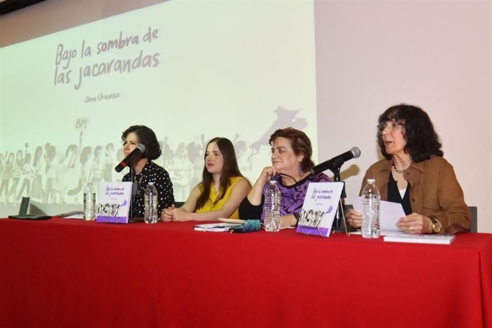 Ana Urquizo, autora, Candelafu, ilustradora, Karen Cordero y  Angela Caparroso, presentadoras.