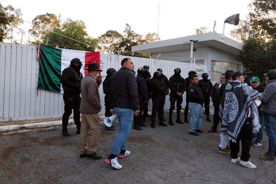 La 'clausura' del sitio se realizó esta mañana de manera pacífica.