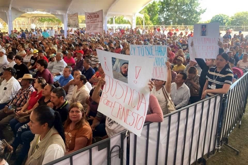 Durante el evento, ciuadanos pidieron justicia y seguridad en Colima.