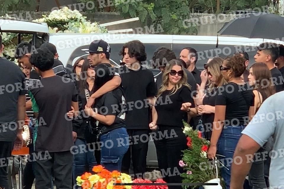 Después de celebrada la misa, se realizó el cortejo fúnebre al Panteón El Roble.