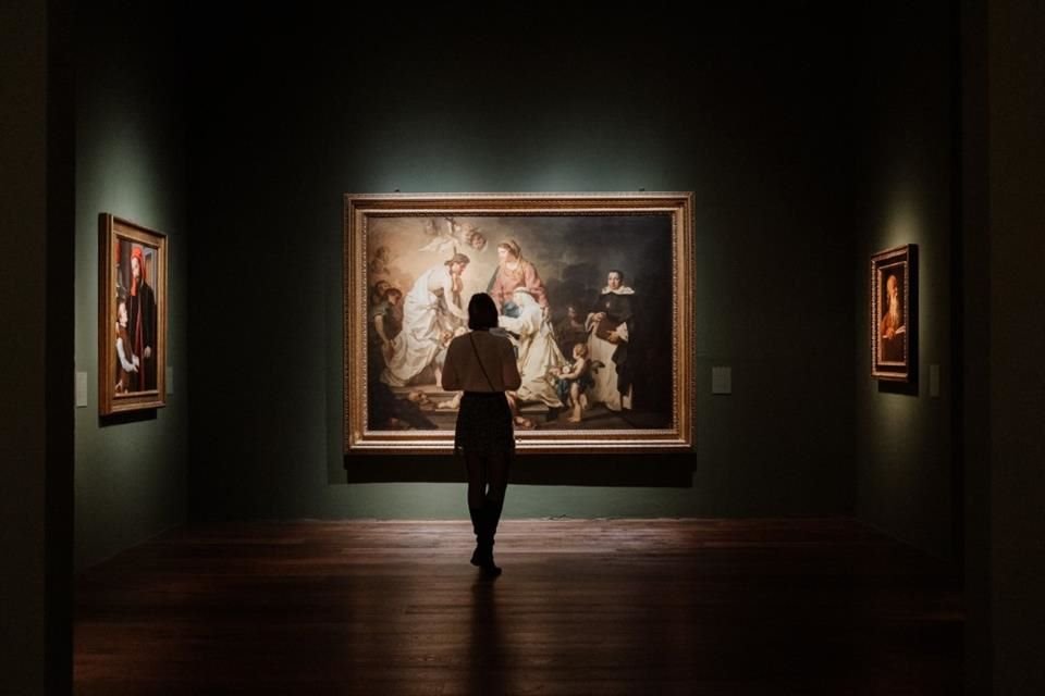 La feria, que tiene sedes tanto en Maastricht como en Nueva York, es célebre por su mercado de antigüedades, aunque también es rica por su oferta de arte moderno.