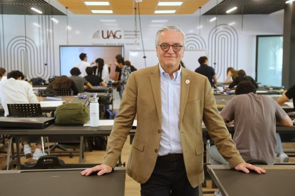 La Universidad Autónoma de Guadalajara busca seguir innovando, sin olvidar un enfoque humano y ético, señala el Vicerrector Académico de la institución, Alfonso Petersen Farah.