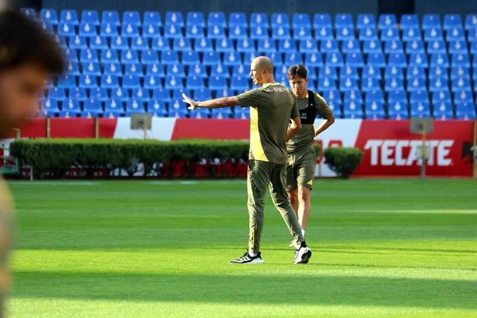 Guido Pizarro dirigió su primer entrenamiento como jugador de Tigres.