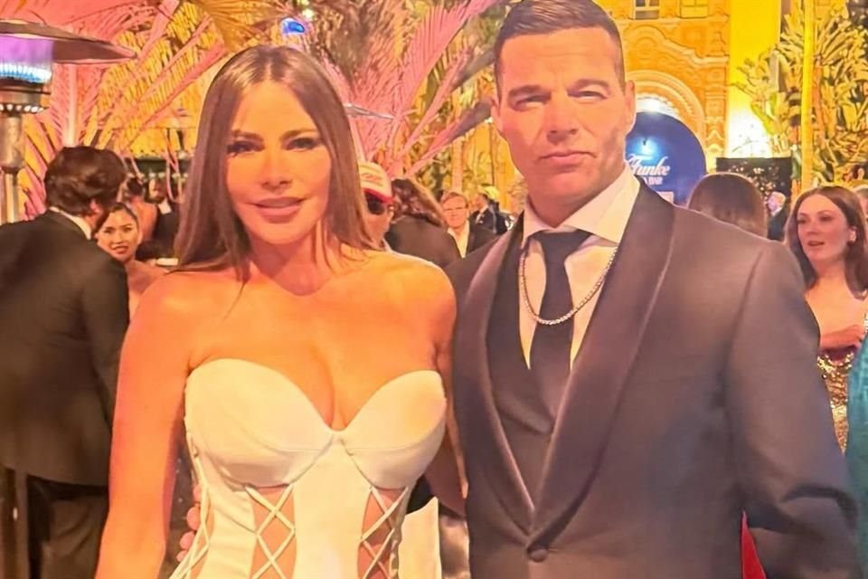 Sofia Vergara le puso el toque latino a la noche junto a Ricky Martin.