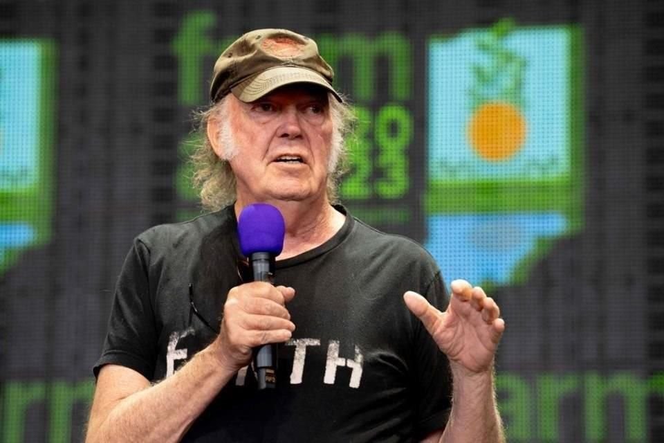 El veterano músico canadiense anunció la noticia en su propio sitio web, Neil Young Archives, aunque no ofreció más detalles respecto a las fechas, horarios o logística del evento.