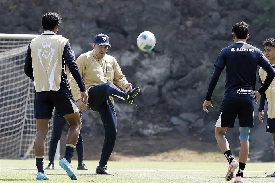 Efraín Juárez mencionó que irán paso a paso con la misión de sacar un resultado positivo.