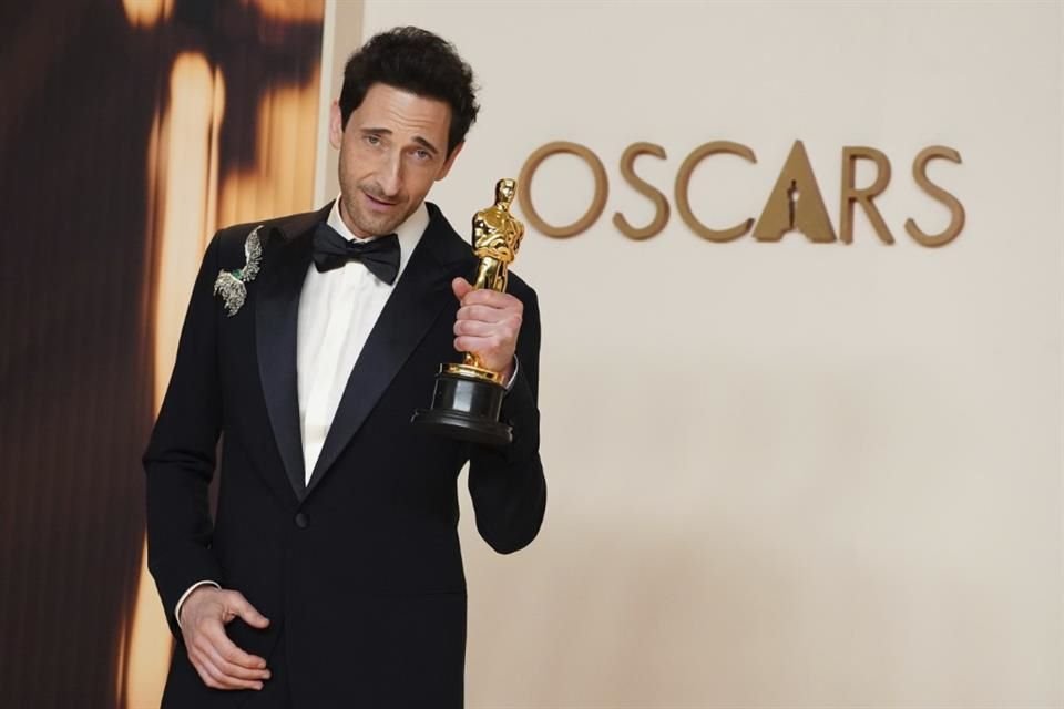 Tras ganar su Óscar a Mejor Actor por 'El Brutalista', Adrien Brody pidió a la gente no olvidar el pasado y tratar de ser más empáticos.